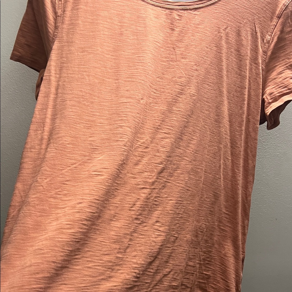 Lululemon Women's Rust T-Shirt - Picture 3 of 5